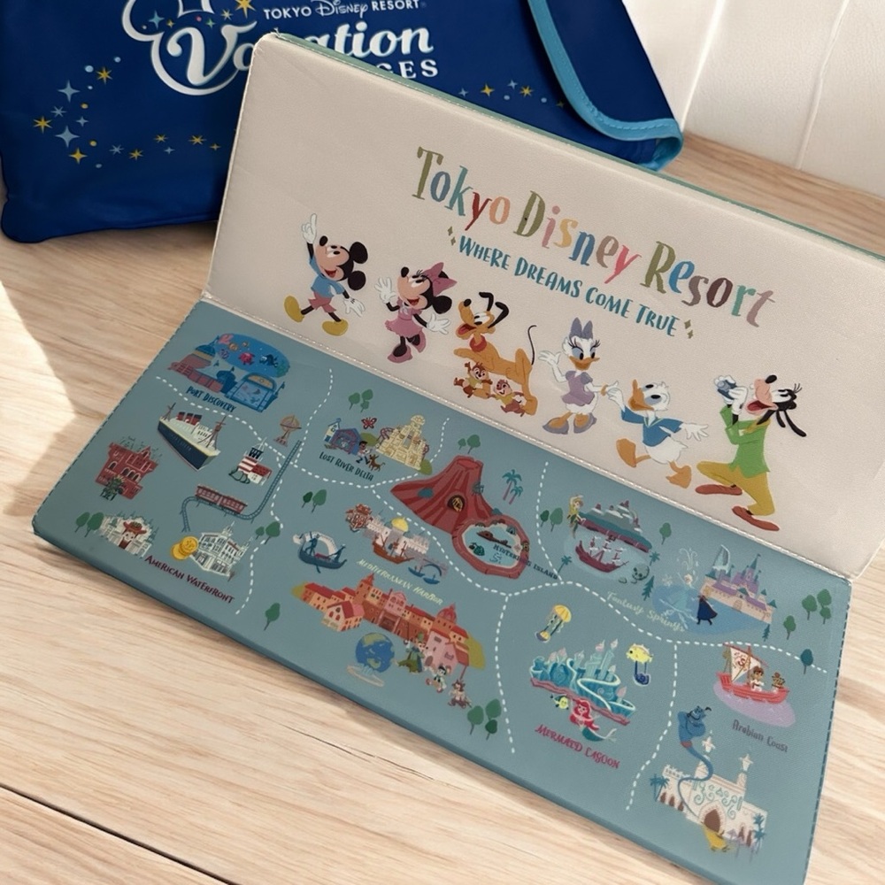 Disney Tokyo Disney Resort Portable Cushion Seat Japan Mat Carry‎ On